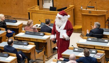 Jõuluvana riigikogu enam ei väisa