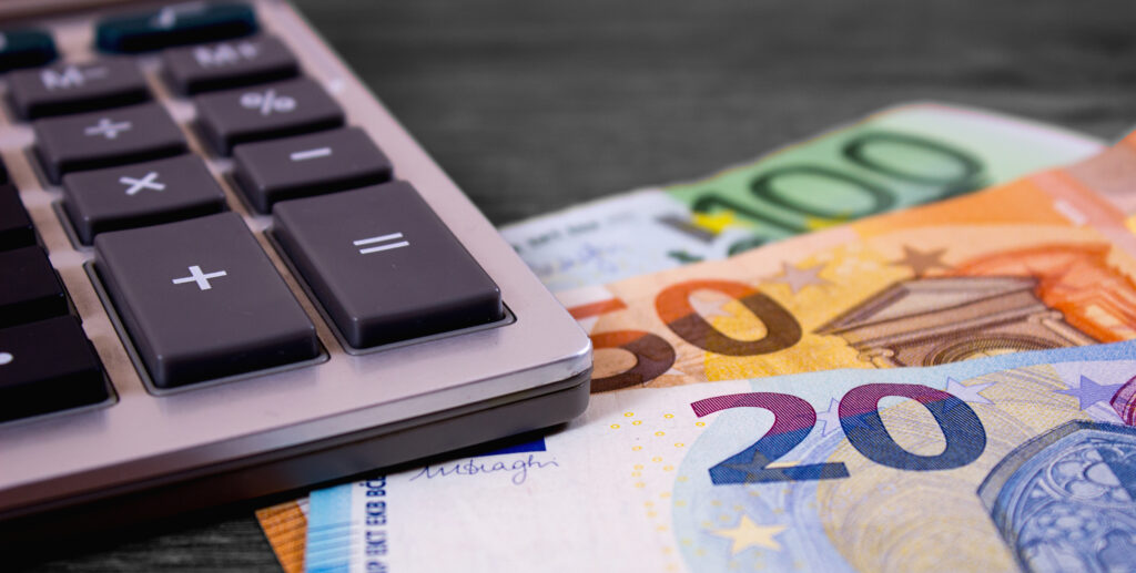 Eesti keskmine palk langes kullas mõõdetuna 1995. aasta tasemele