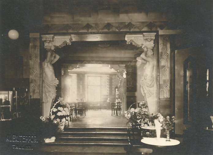 NAGU MUUSEUM: Kohvik Heinmanni sisekujundus oli pompöösne.