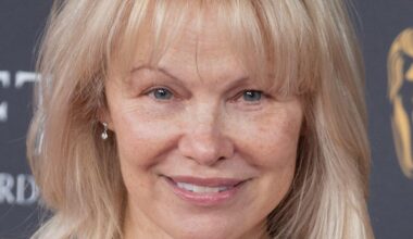FOTO | Pamela Anderson šokeerib uue välimusega. Inimeste arvamused lähevad lahku