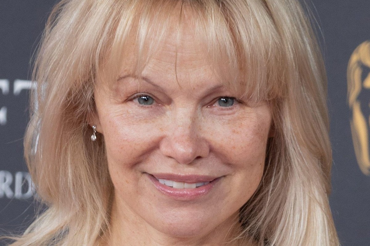 FOTO | Pamela Anderson šokeerib uue välimusega. Inimeste arvamused lähevad lahku
