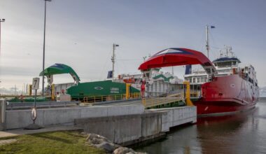 Parvlaevaliiklus mandri ja Hiiumaa vahel on tormi tõttu katkenud