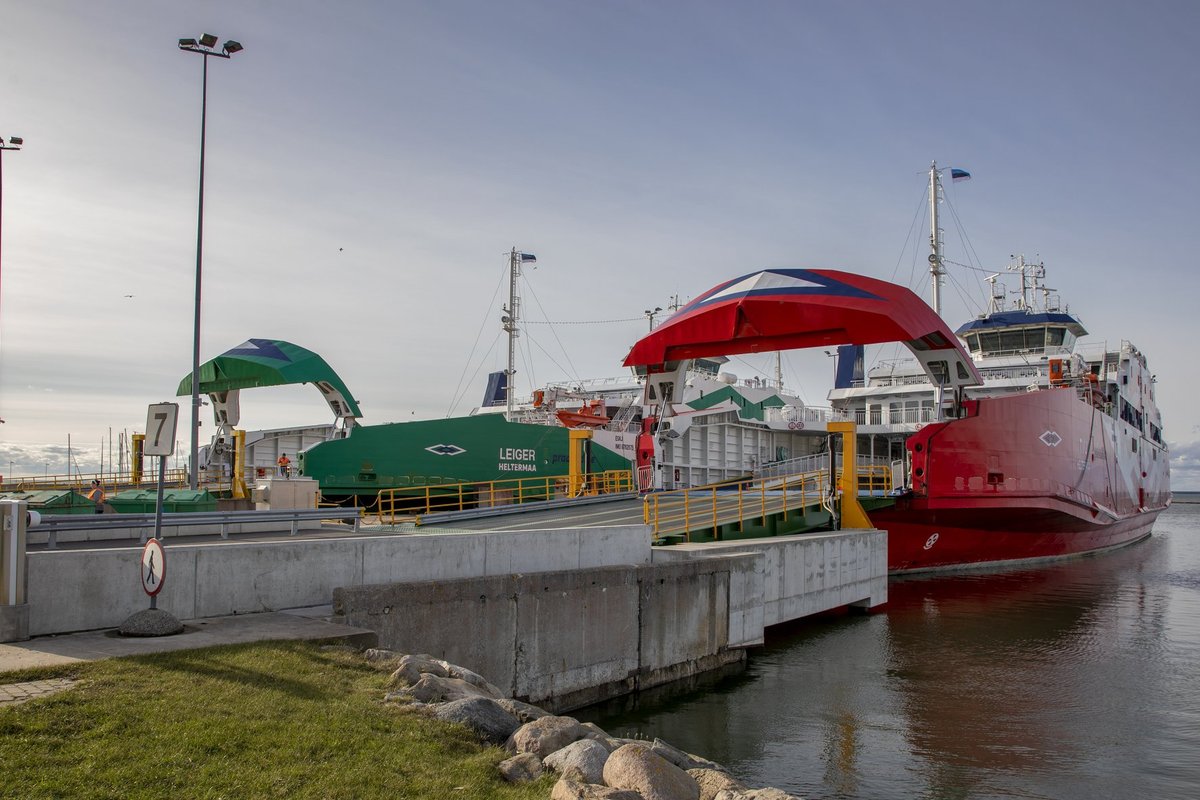 Parvlaevaliiklus mandri ja Hiiumaa vahel on tormi tõttu katkenud
