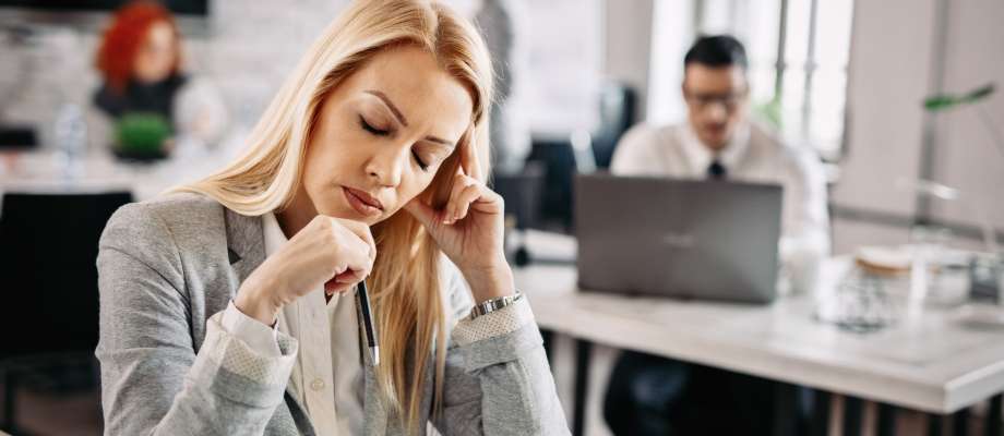 K&uuml;sitlusest selgus, et &uuml;ldine rahulolu ja heaolu on langustrendis, mis omakorda m&otilde;jutab inimeste seotust t&ouml;&ouml;andjaga.