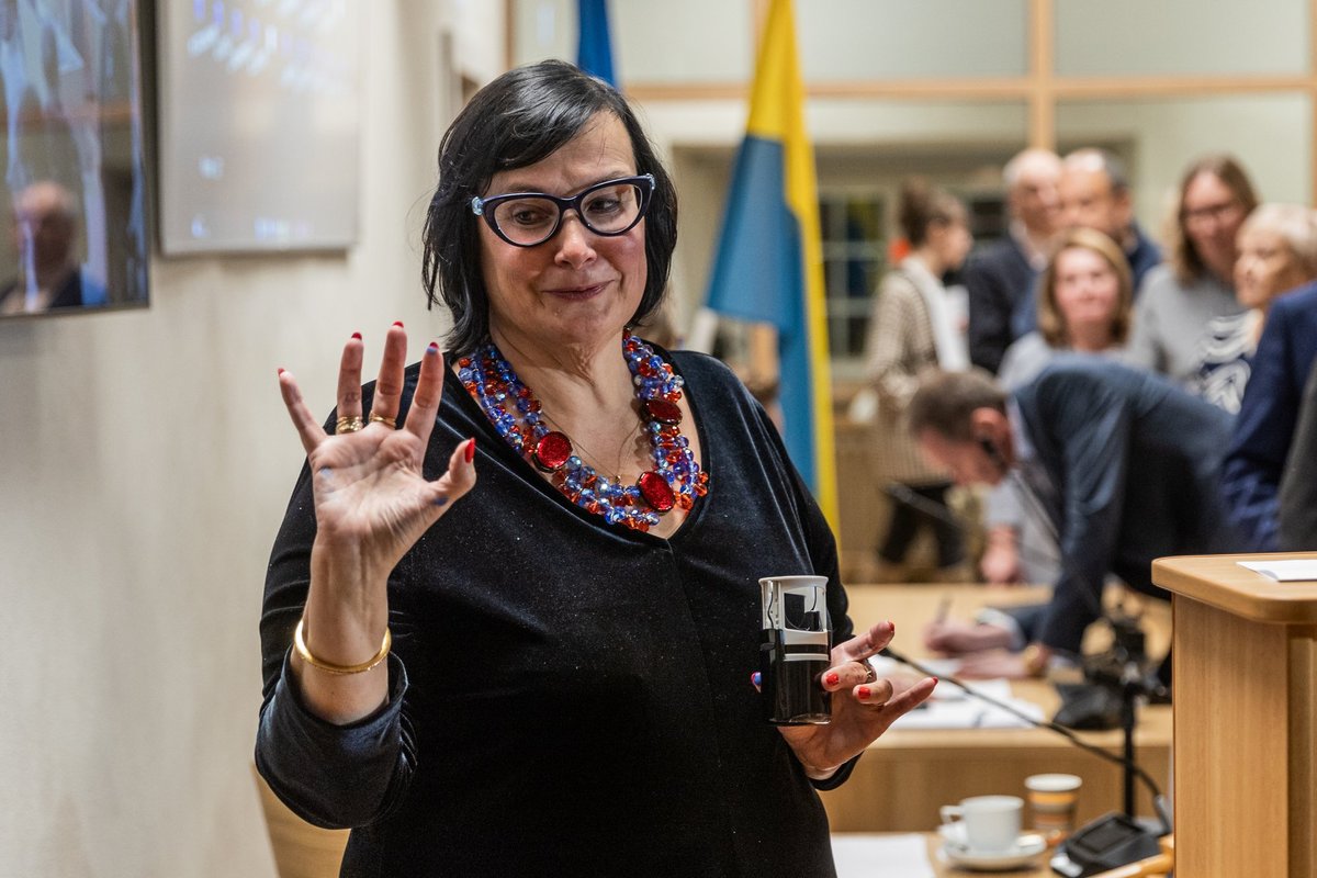 OTSEPILT | Narva linnavolikogu valib linnapea. Stalnuhhini-Raigi koalitsiooni toetus võbeleb