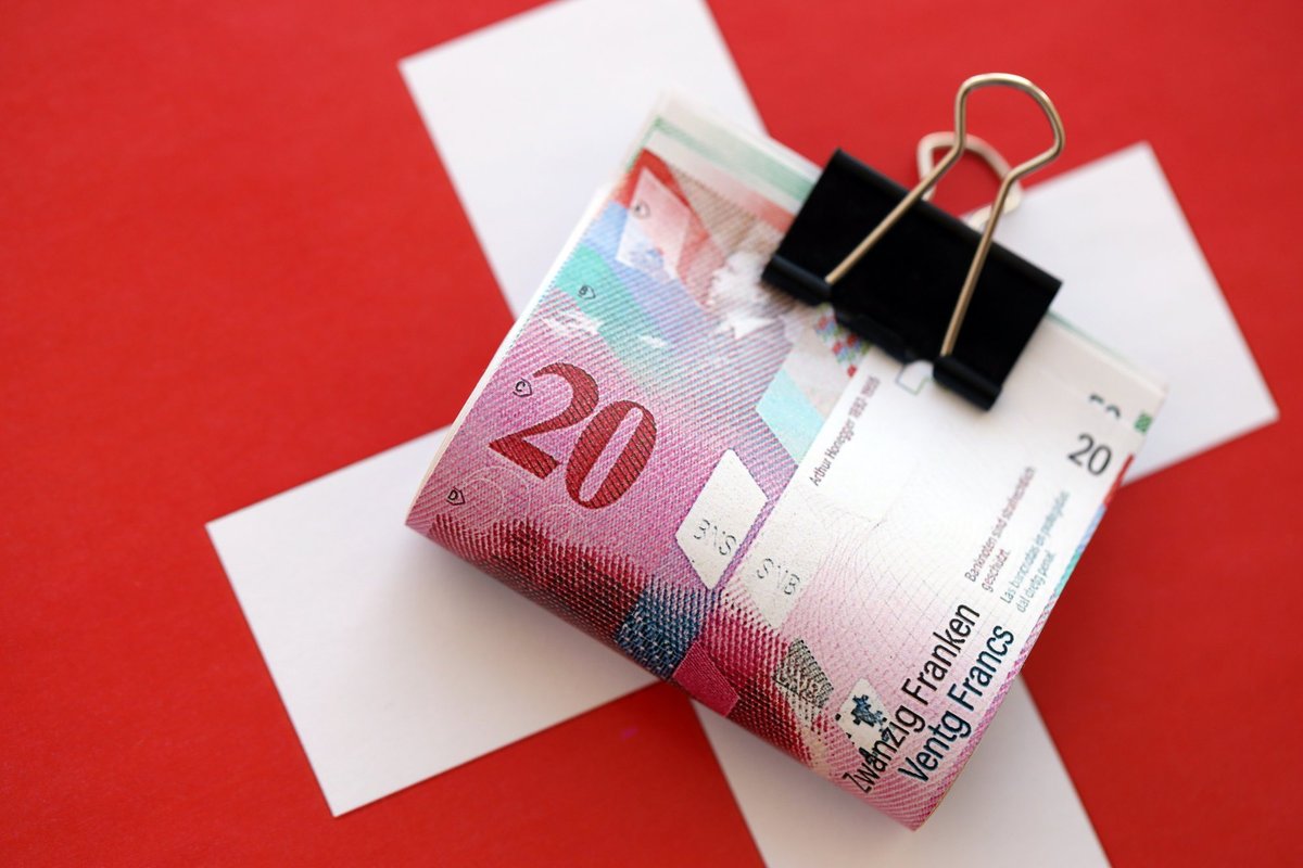 Rikastel on omad seadused? Šveitsi keskpank langetas intressimäära nulli