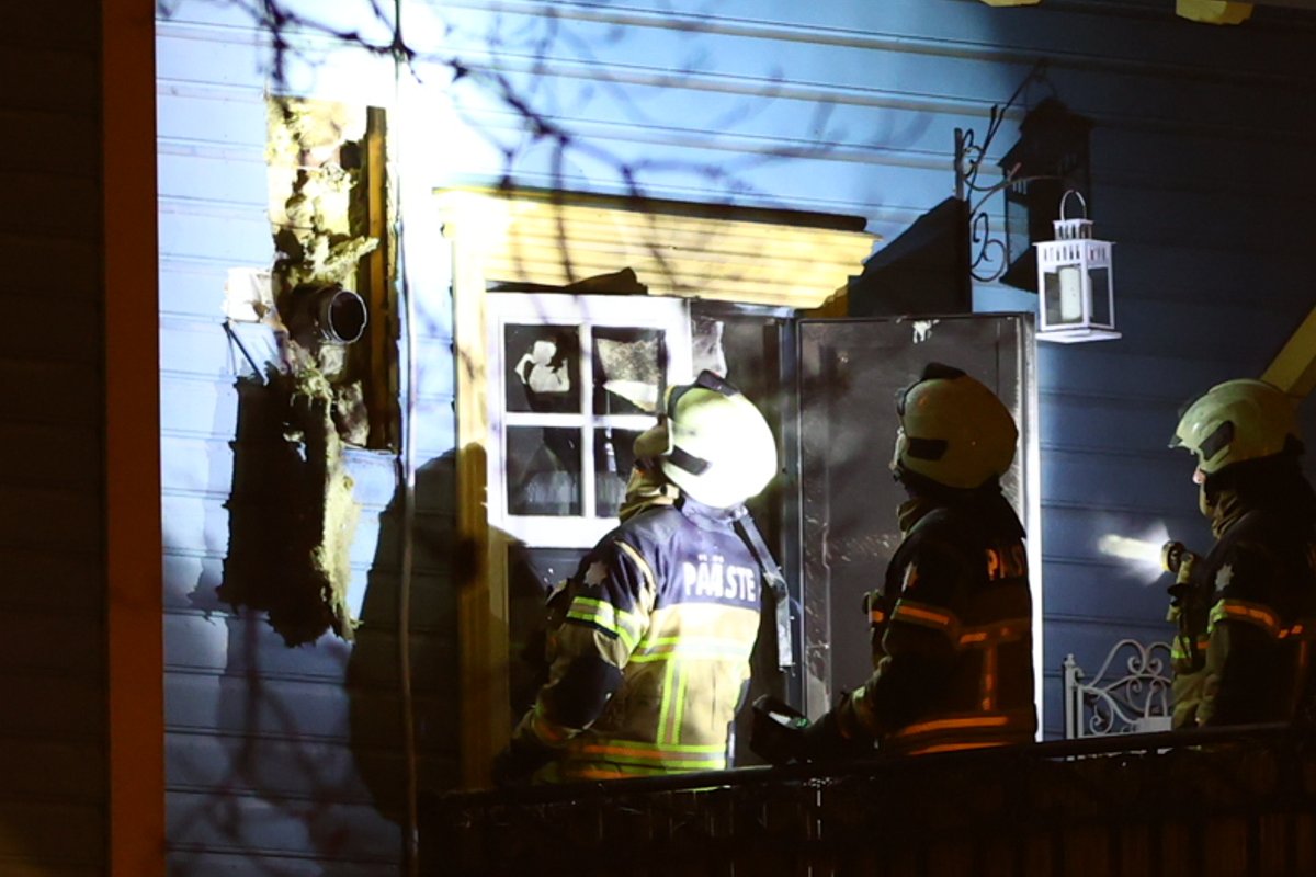 FOTOD | Kalamajas põleb korter, viga sai kass