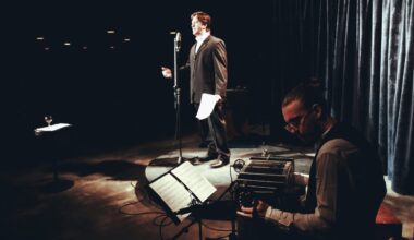 ARVUSTUS | „Baar Amsterdam“. Klaas veini kultuuri toetuseks, iga sõõm tähendab teatrile senti