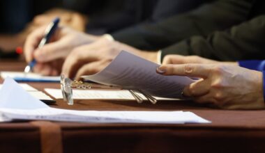 LOE TÄISMAHUS | Keskerakonna ja Isamaa võimuliit keskendub majanduskasvule ja perede toimetulekule