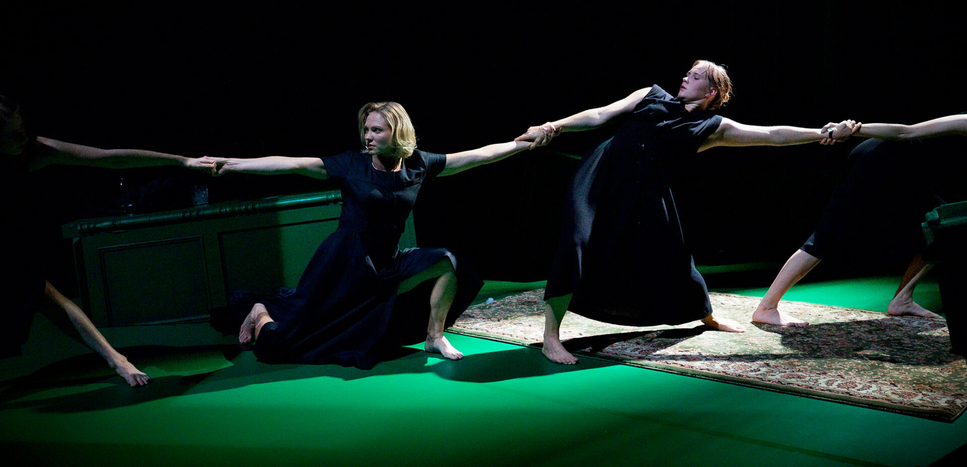 Naised ajatult mustas - Õpetajate Leht