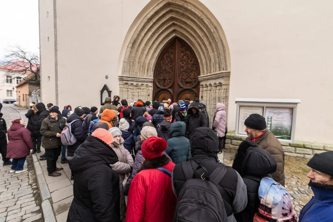 GALERII | Sajad kogunesid Oleviste kirikusse toidu