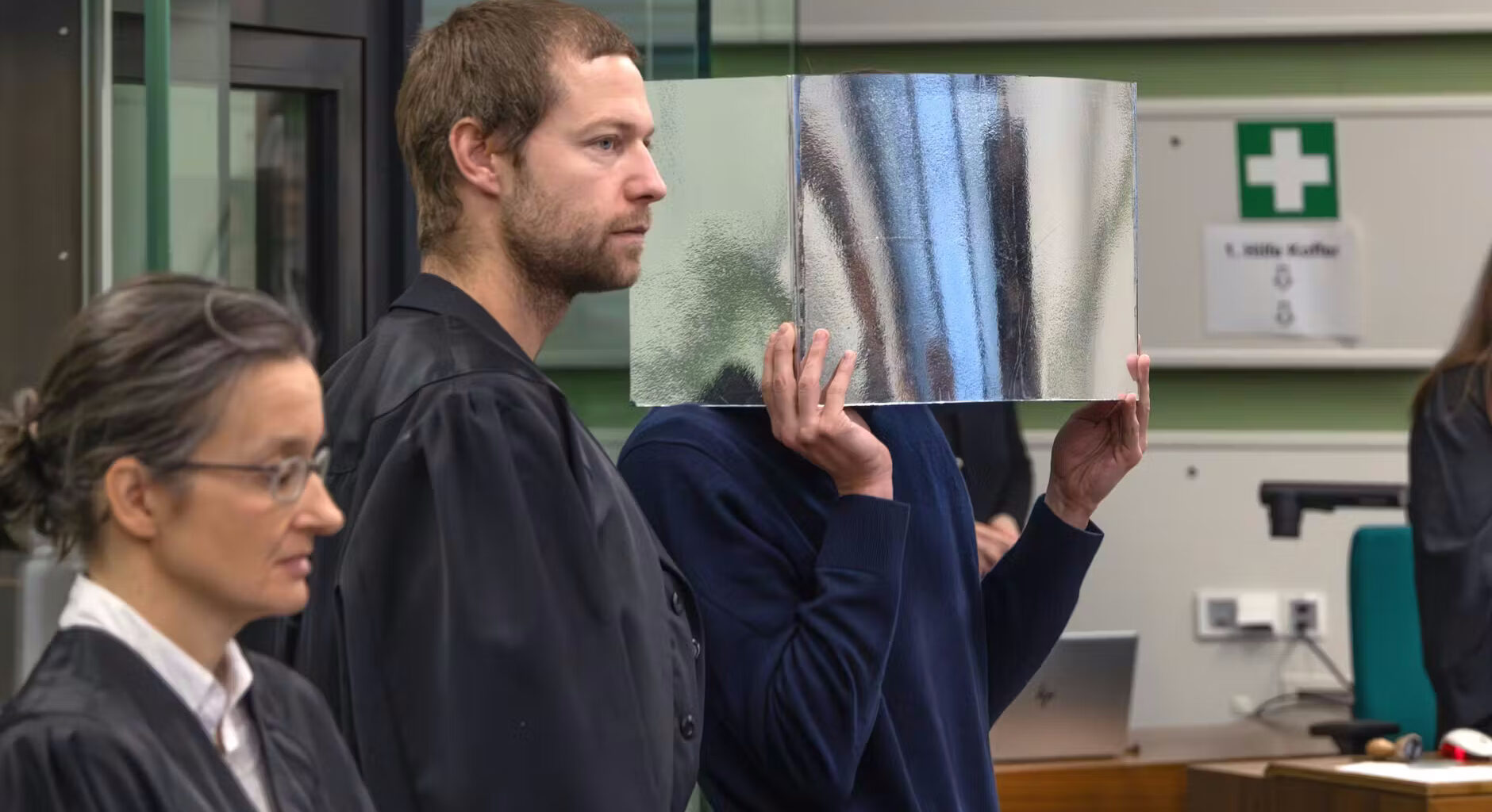 Saksamaal algas kohtuprotsess kahe vasakäärmuslase vägivaldse rünnaku üle rahvuslase vastu