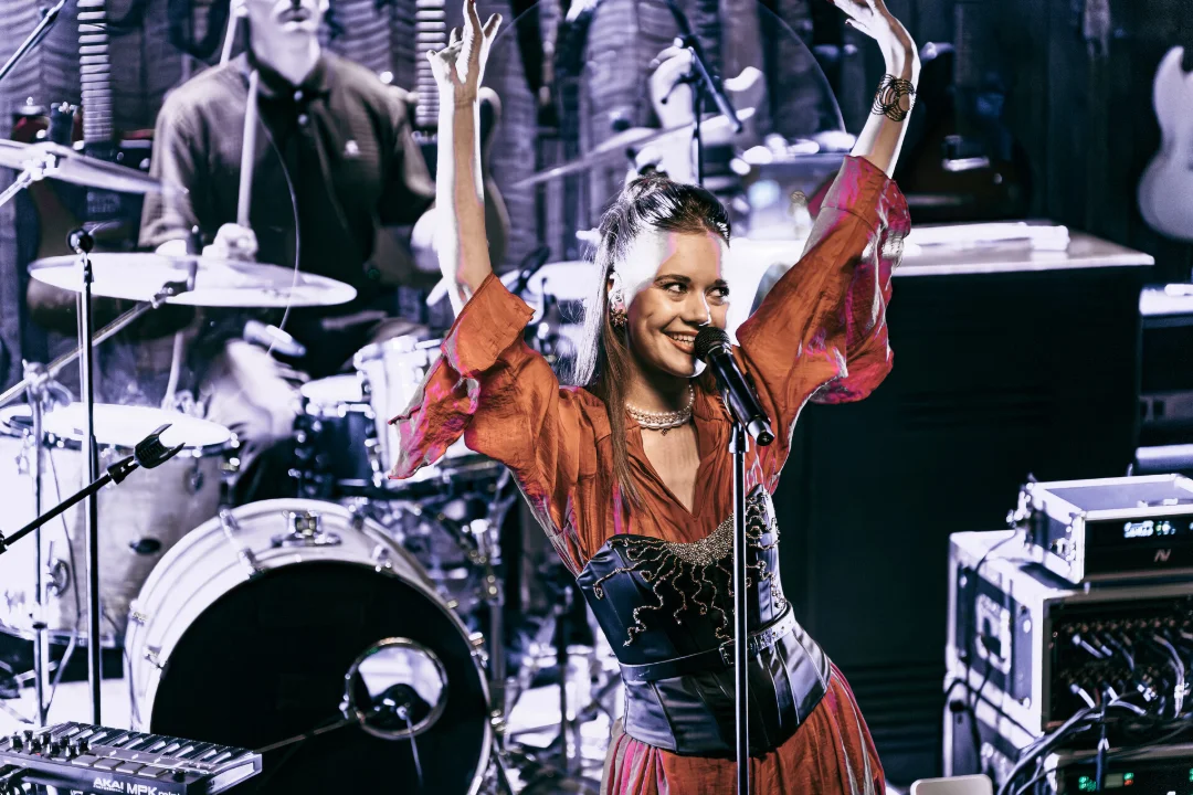 Rute Trochynskyi: „Minu esimene laps on sündinud maailma. Olen teda pikka aega oma südames kandnud ja nüüd on ta sinu – hoia teda õrnalt.“