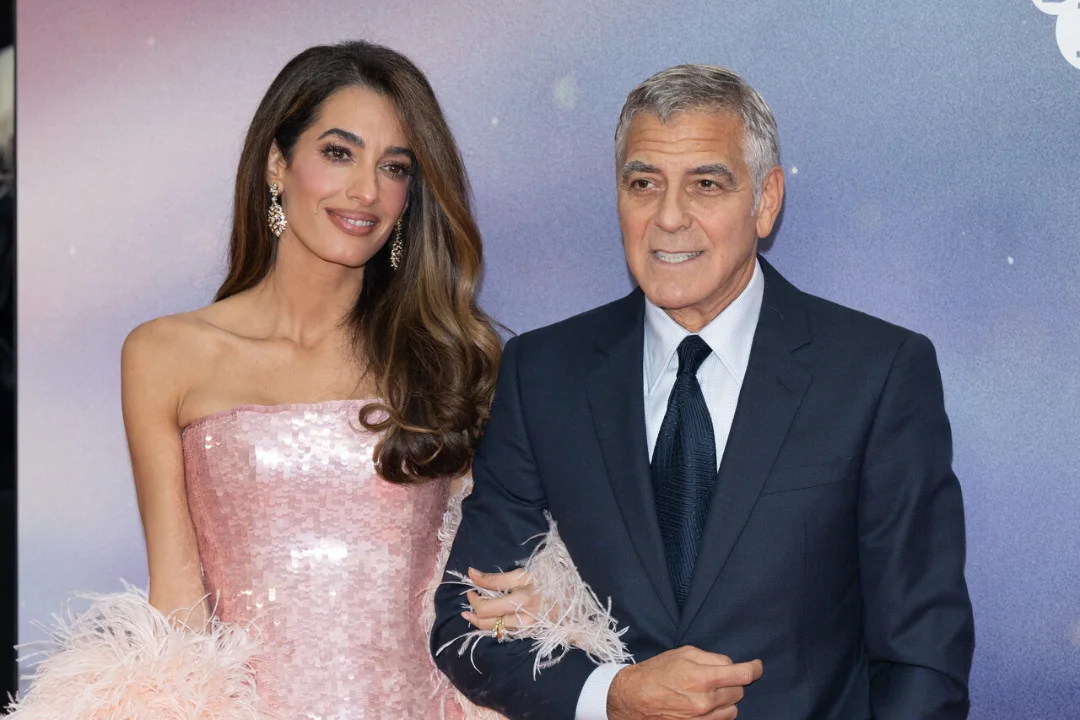 Abikaasa keelas George Clooneyl kaamera ees teiste naistega suudelda?