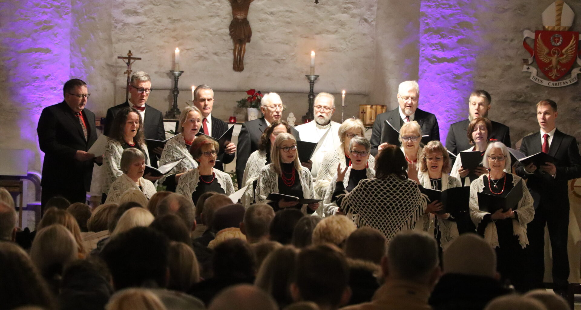 Galerii: Haapsalu toomkirikus tähistati jõuluõhtut