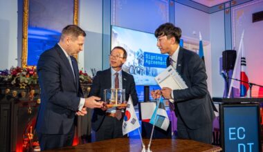 Eesti ostab Lõuna-Koreast 250 miljoni eest raketiheitjaid