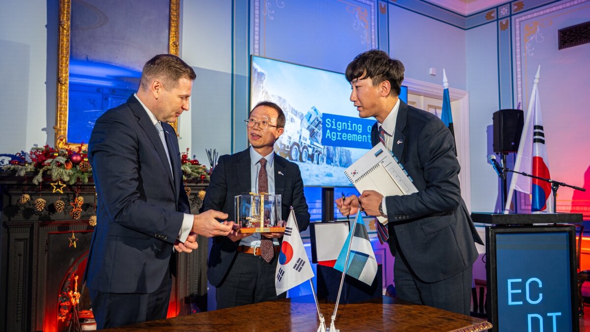 Eesti ostab Lõuna-Koreast 250 miljoni eest raketiheitjaid