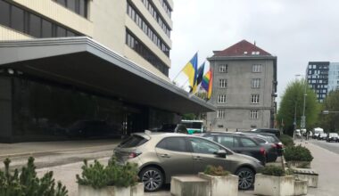 Eestil on kaks välispoliitikat, Kadrioru ja Islandi väljaku oma. Või siis pole seda üldse