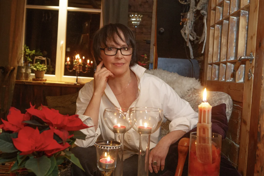 Need jõulud on Siiri Sisaski jaoks erilised – esimesed koos augustis sündinud lapselapsega! „Mul on pojatütrega tohutult lõbus koos olla.“