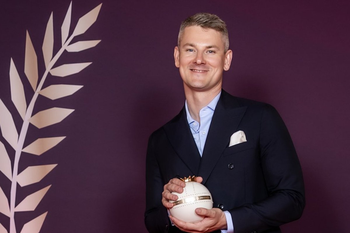 KLÕPS | Pages karge ilma eest! Telesaatejuht Jüri Butšakov võttis perega soojal maal aja maha