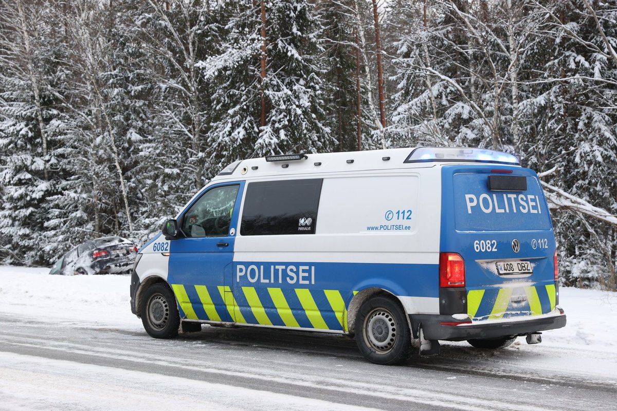 VIDEOD | Ilmaolud on täna väga kehvad. Tallinn-Narva maanteel sai liiklusõnnetuses kaks inimest viga