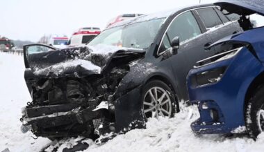 VIDEO ja FOTOD | Viljandimaal põrkasid kokku kaks sõiduautot, avariis sai viga kuus inimest