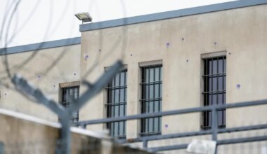 TEGUSAD PÜHAD VANGLATES ⟩ Jõulude ajal lasti kinnimajades rusikad käiku