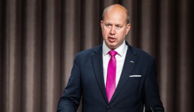 Siseministeerium alustas Vene okupatsiooniarmees teeninutele sissesõidukeeldude vormistamisega