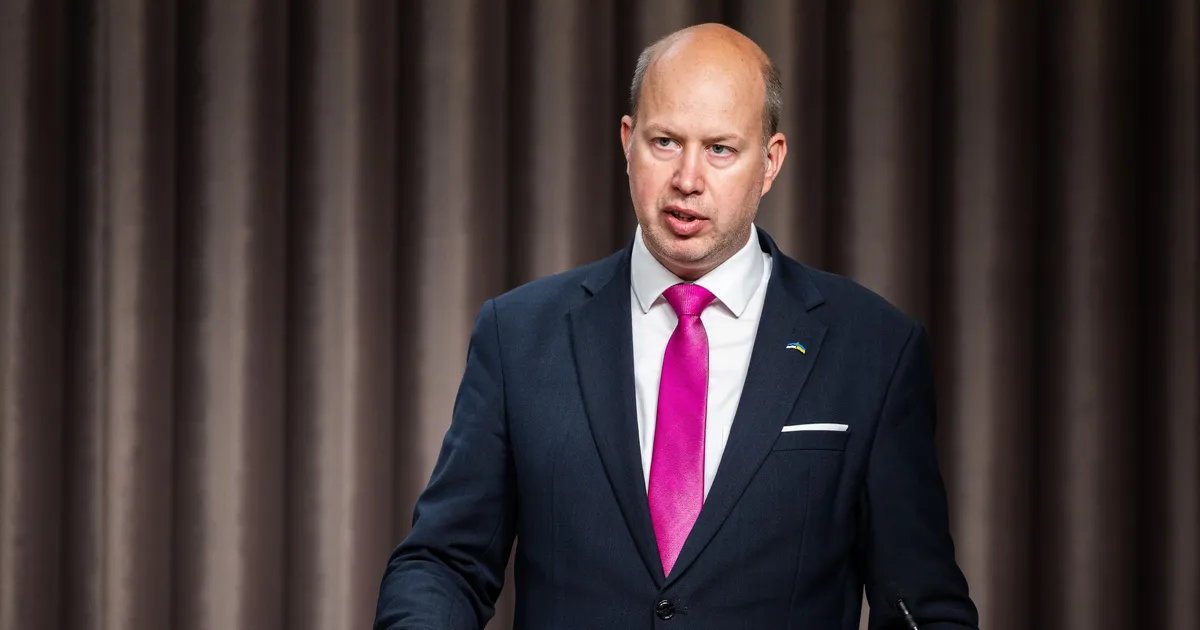 Siseministeerium alustas Vene okupatsiooniarmees teeninutele sissesõidukeeldude vormistamisega