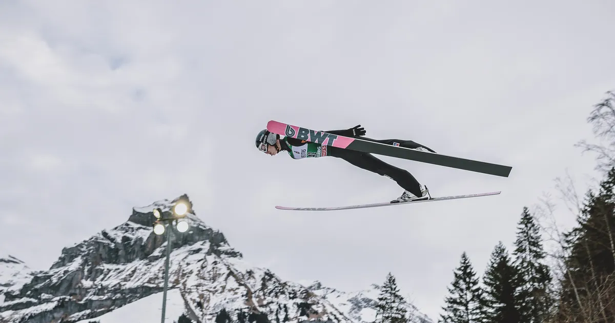 VIDEO Suusahüppemaailm loodab, et uue aasta esimest võistlust karkudel jälgiv Aigro terveneks olümpiaks - Postimees Sport