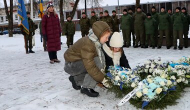 PILDIGALERII ⟩ Vallo Reimaa relvarahu aastapäeva tähistamisel Jõhvis: hinnakem tegelikke väärtusi