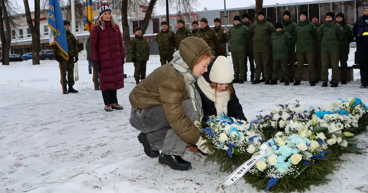 PILDIGALERII ⟩ Vallo Reimaa relvarahu aastapäeva tähistamisel Jõhvis: hinnakem tegelikke väärtusi