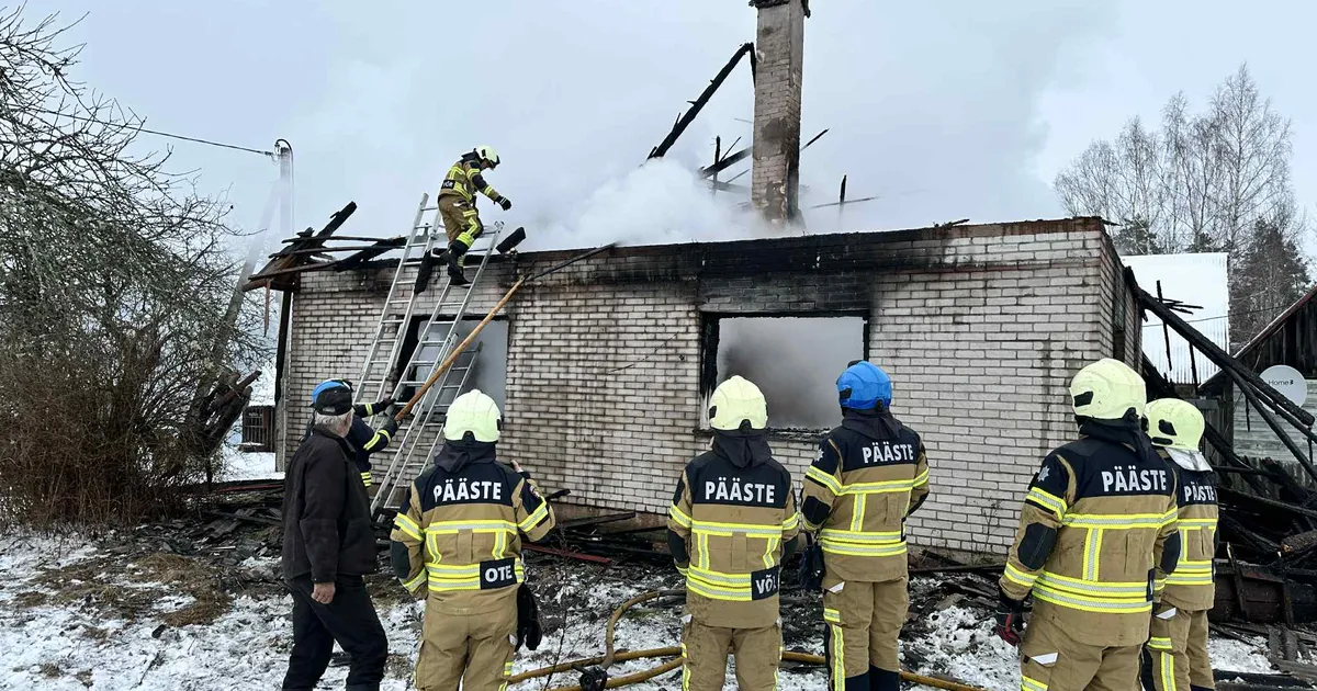 GALERII ⟩ Põlenud elumaja süttis uuesti
