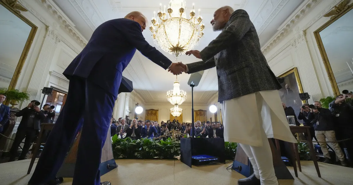 Trump hoiatas Indiat Vene nafta ostmise eest veelgi kõrgemate tollidega