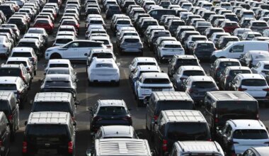 ENNEOLEMATU LANGUS ⟩ Mullu müüdi Eestis poole vähem autosid