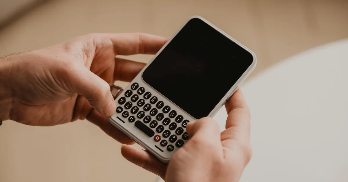 SEE TULEB TAAS ⟩ Idufirma toob välja füüsilise klaviatuuriga nutitelefoni