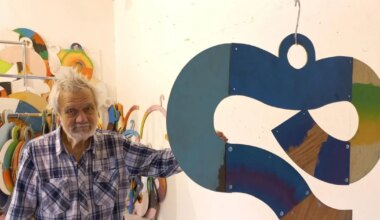 ENNO HALLEK (1931–2025) ⟩ Suri vabaduse, värvi ja huumori kunstnik