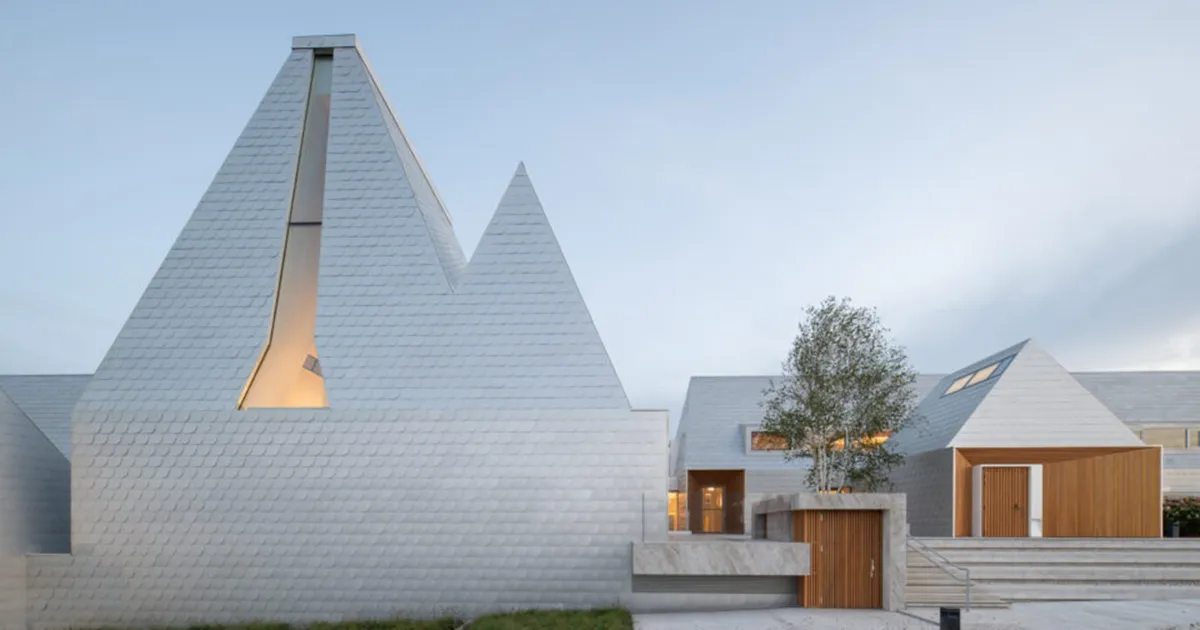 Eesti firma rajas Soome tipparhitektide loodud muuseumile Leedus 40 000-st alumiiniumplaadist fassaadi