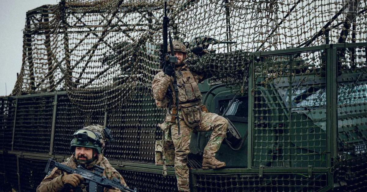 Lätist saadud Patria soomukid said Ukrainas leidliku droonikaitse