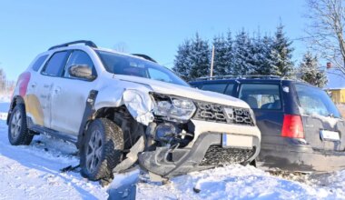 Möödasõit ja vasakpööre. Korraga manöövrit tegema asunud autod põrkasid kokku