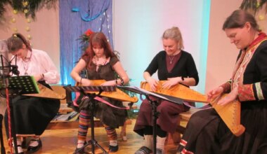 KÜLAVAHELOOD ⟩ Meeliülendav pühadevahekontsert Torgu kogukonnamajas