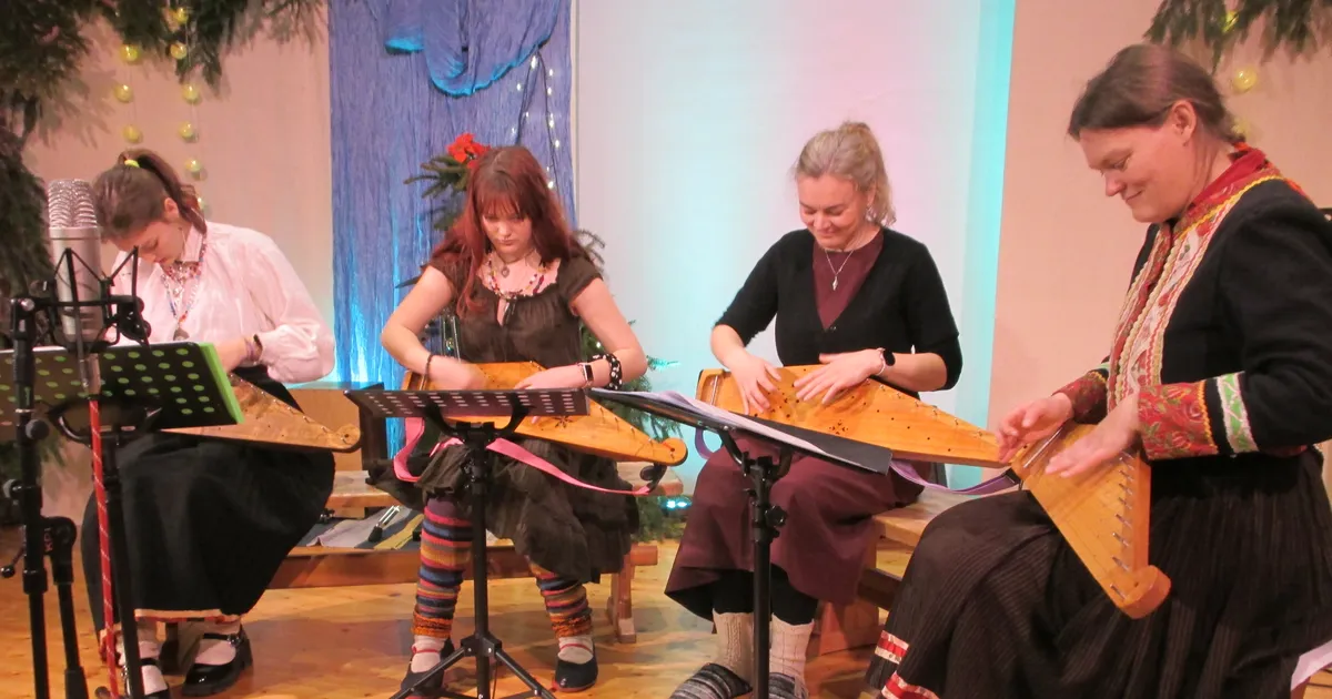 KÜLAVAHELOOD ⟩ Meeliülendav pühadevahekontsert Torgu kogukonnamajas