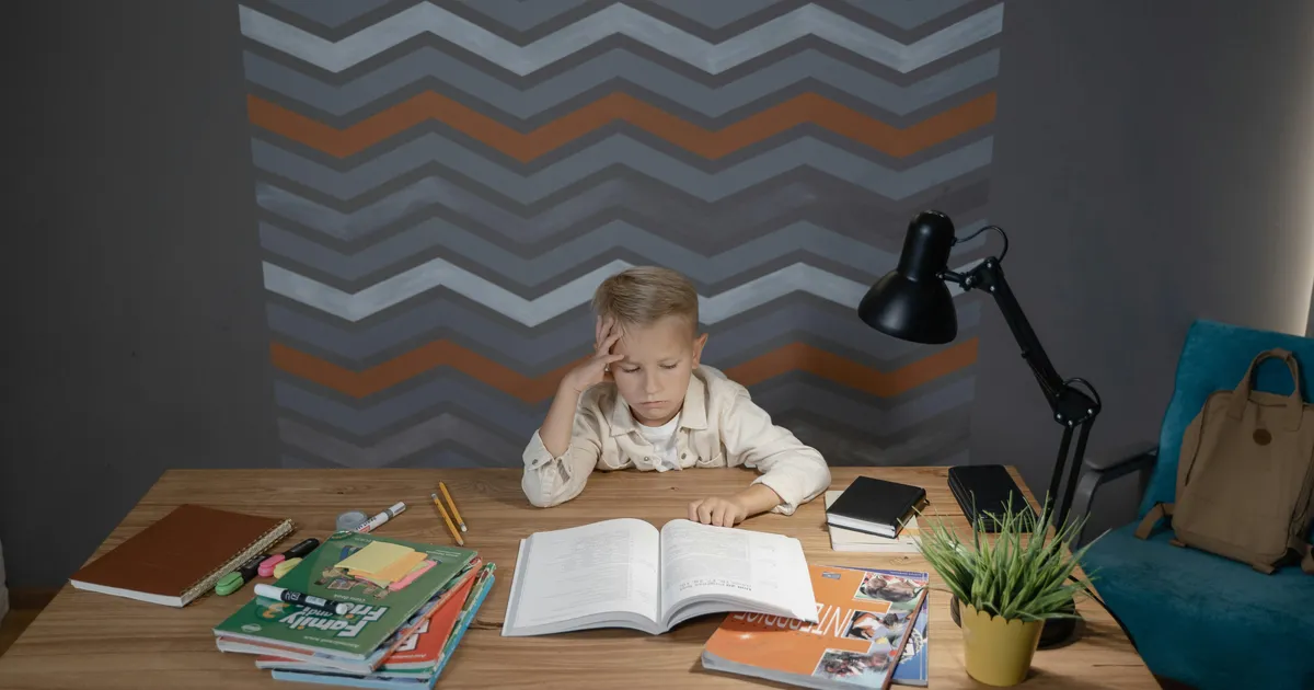 "IGAPÄEVALOOD", OSA 37 ⟩ Mis võib juhtuda lapsega, kes enne kooliminekut „professoriks treenitakse“?