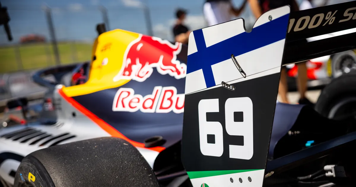 VIDEO Potentsiaali näidanud Rovanperä esimene vormeli võistlusnädalavahetus lõppes ahelavariiga - Postimees Sport