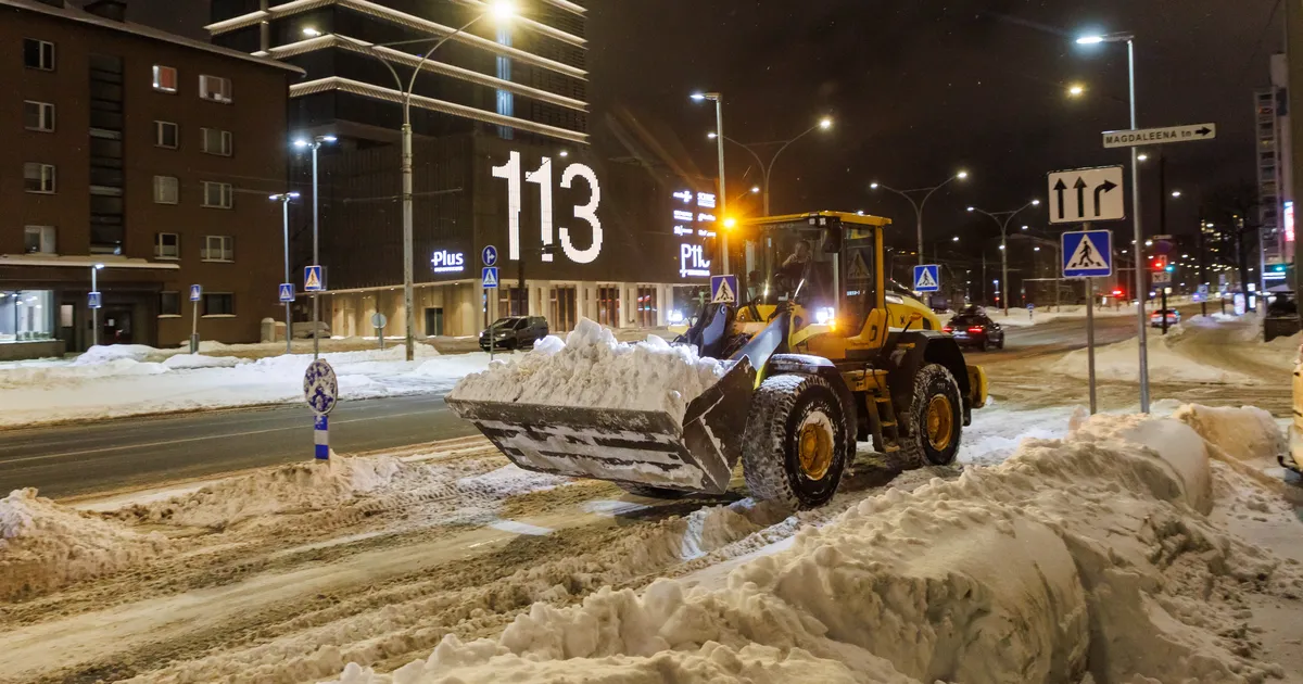 FOTOD ⟩ Tallinnas käib hoogne lumekoristus - Postimees