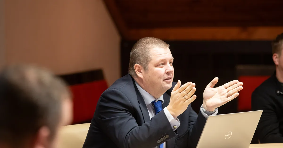 Vinni valla eelarvest Erki Savisaarele palga maksmises süütegu polnud