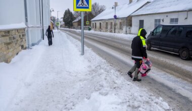 Öine lumi nullis tänavahooldajate töö