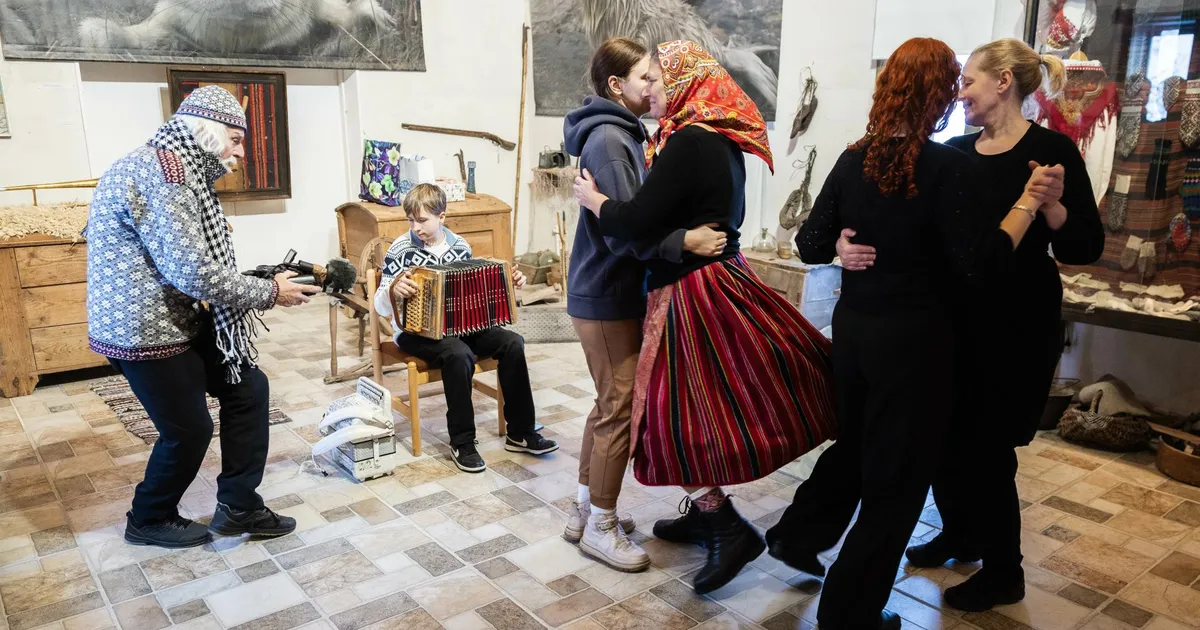 MARK SOOSAAR 80 ⟩ Wiiralti filmi nimel pesi Soosaar Raua tänava saunas kommunist Uti selga ja teised ootamatud lood