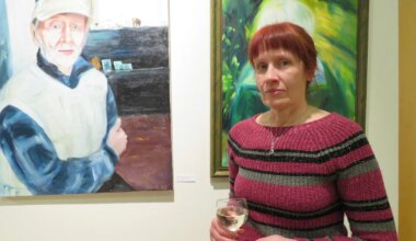 GALERII AVAMISELT ⟩ Ema lummav kunstinäitus sai avatud poja meeliülendava klaverikontserdiga