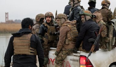 Süüria valitsusväed jooksevad tormi USA toetatud kurdi võitlejate aladele